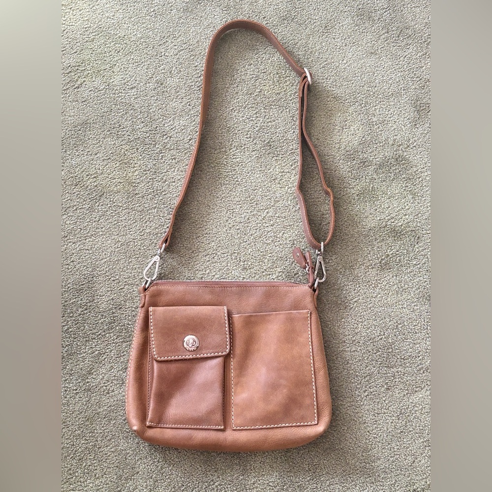 ROOTS THE VILLAGER TRIBE LEATHER CROSSBODY BAG